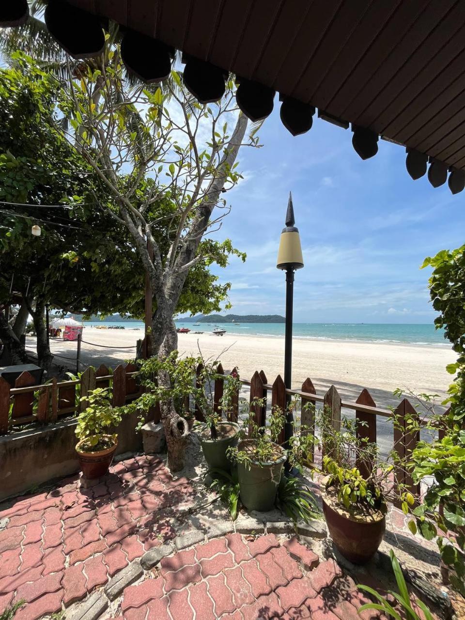 Sandy Beach Resort By Casa Loma Pantai Cenang  Kültér fotó